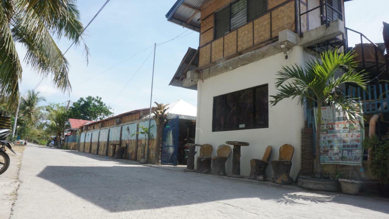 Mwr Pension House By Cocotel (Adults Only) Oslob Exterior photo